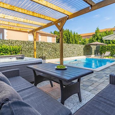 Lotus Villas Resort Пула Экстерьер фото