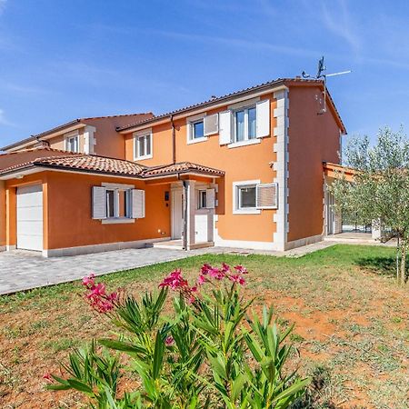 Lotus Villas Resort Пула Экстерьер фото