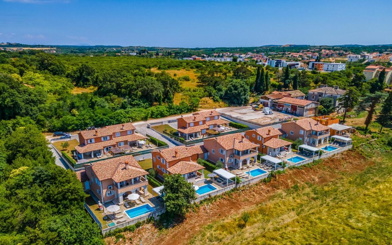 Lotus Villas Resort Пула Экстерьер фото