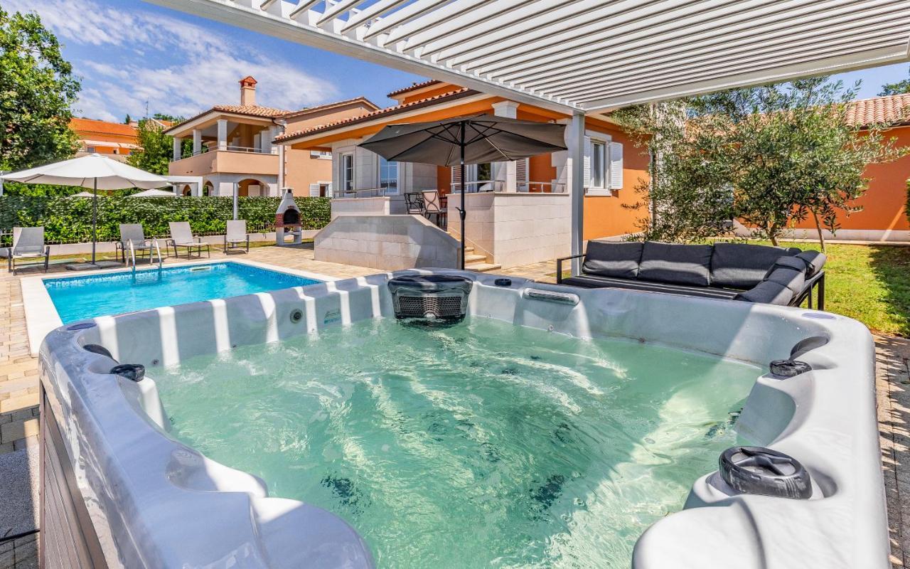 Lotus Villas Resort Пула Экстерьер фото