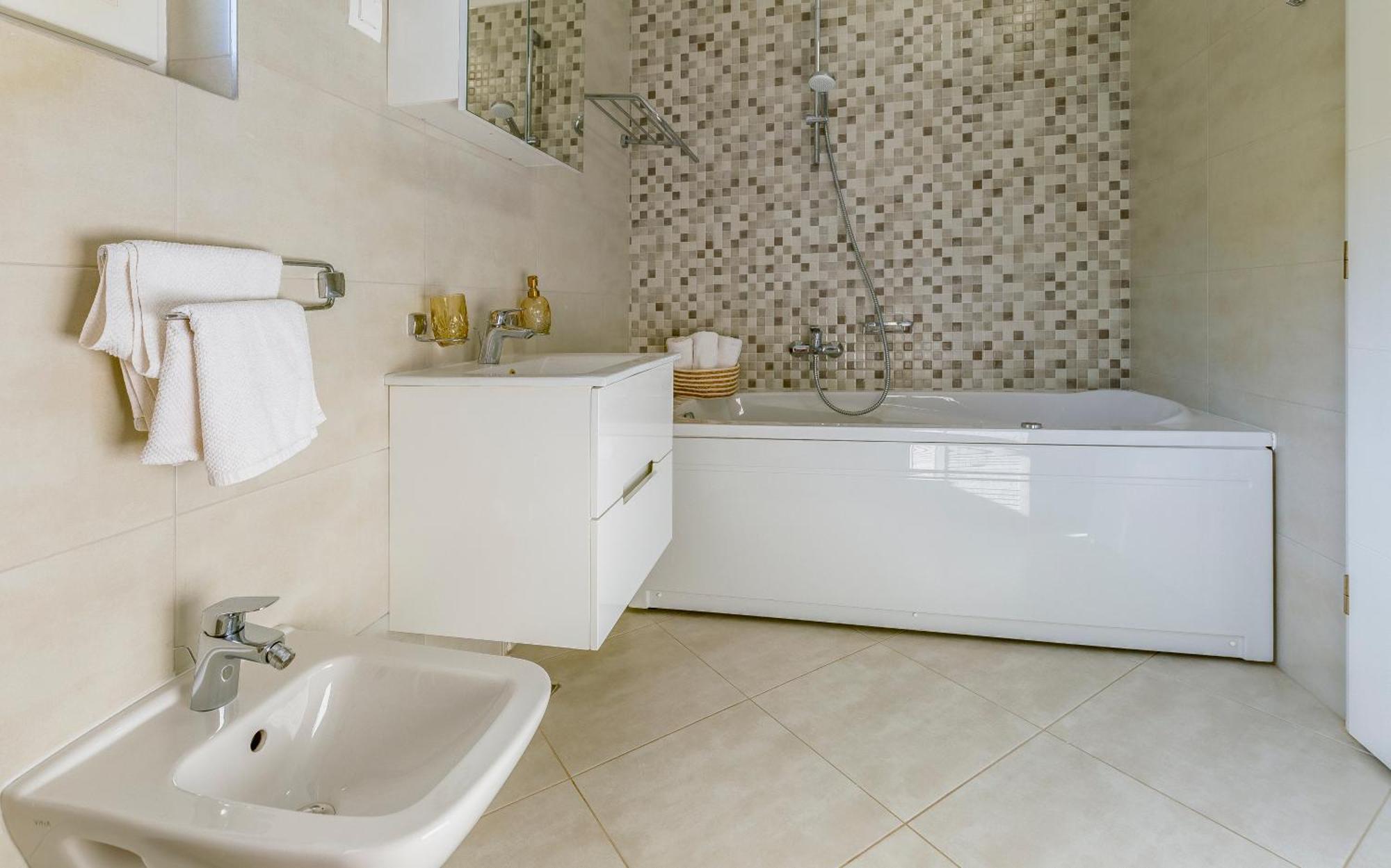 Lotus Villas Resort Пула Экстерьер фото
