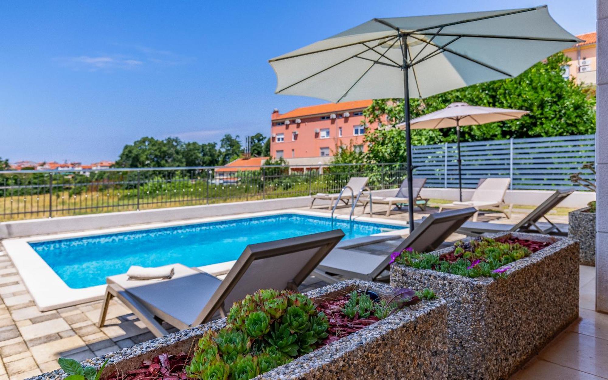 Lotus Villas Resort Пула Экстерьер фото